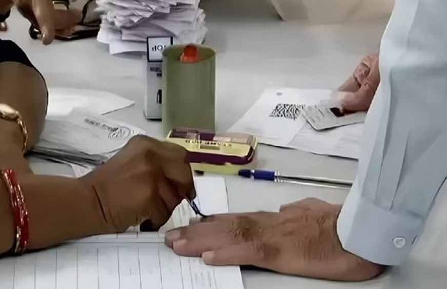 पंजाब में चुनावी सेमीफाइनल आज से: 9 नगर निगम और 104 नगर परिषदों में वोटिंग की शुरुआत