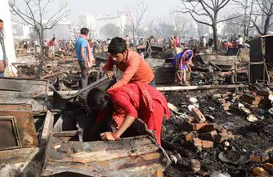 लखनऊ विकास नगर आग: 8 घंटे बाद काबू, दो बच्चों की मौत