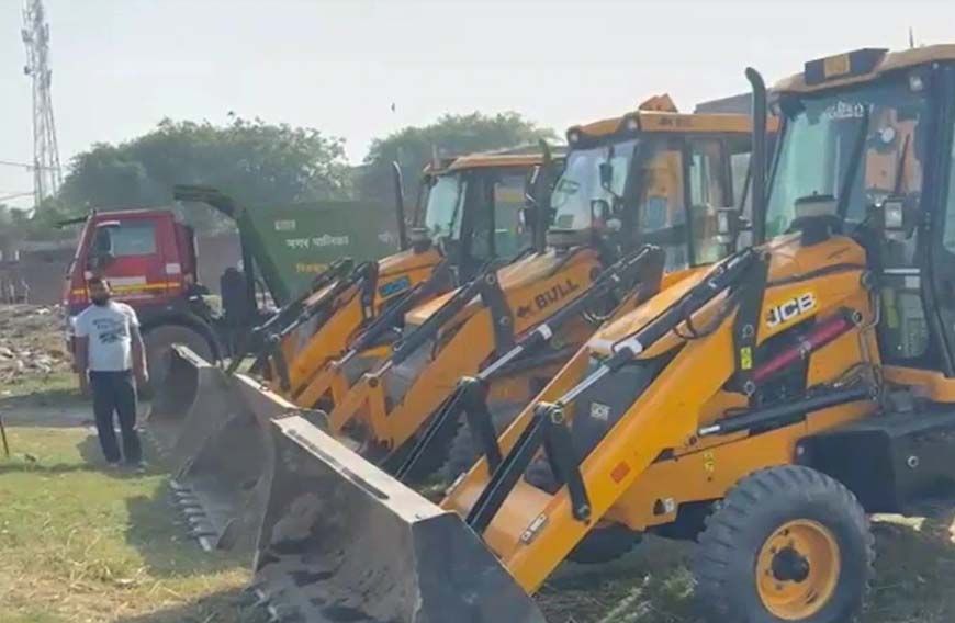 संभल में बुलडोजर एक्शन: सरकारी जमीन पर बने इमामबाड़ा और ईदगाह को किया जमींदोज