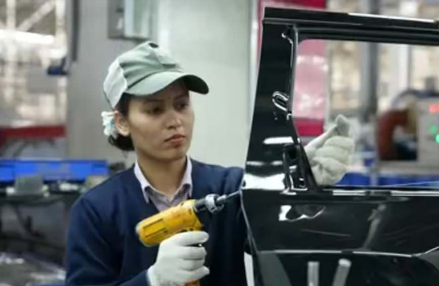 महिला भागीदारी पर चर्चा के बीच Maruti का बड़ा ऐलान, फैक्ट्री में बढ़ी 'वुमन पावर'