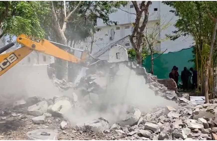 उदयपुर में बड़ा एक्शन, होटल मनसा गार्डन पर चला UDA का बुलडोजर