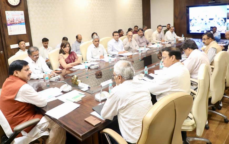 जनकल्याण के कामों में तेज़ी लायें, निरीक्षण करें, गांवों में करें रात्रि विश्राम : मुख्यमंत्री डॉ. यादव