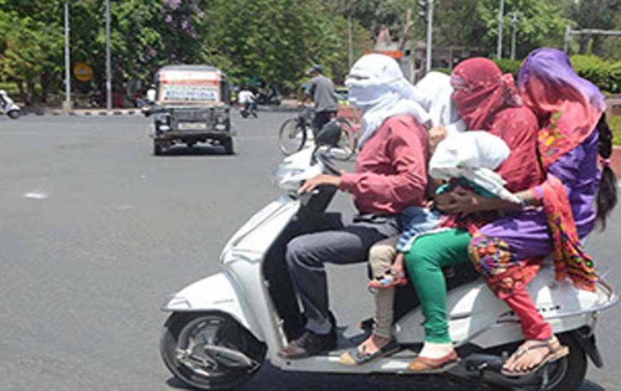 MP में भीषण गर्मी: खजुराहो में 43.2°C, 9 शहरों में 42°C से ऊपर, 16 जिलों में लू का अलर्ट