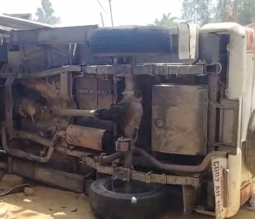 सूरजपुर में बड़ा हादसा: बाइक सवार को बचाने में घर में घुसा वाहन, SDM समेत पुलिसकर्मी घायल