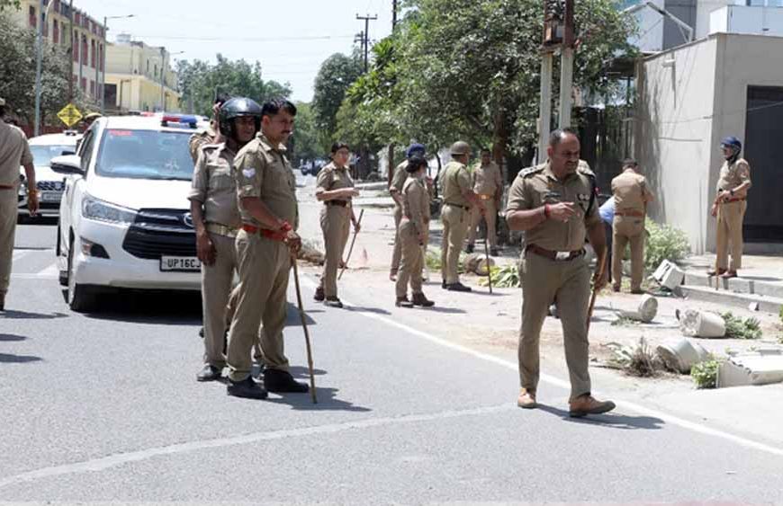 नोएडा में बड़ा एक्शन: श्रम कानून उल्लंघन पर 203 ठेकेदारों के लाइसेंस होंगे रद्द, करोड़ों की पेनल्टी का नोटिस