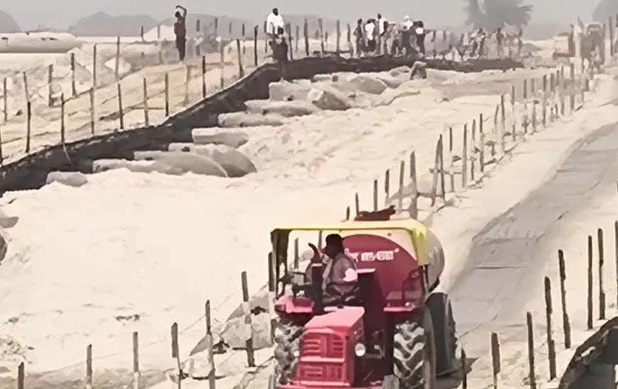 114 पीपों से तैयार हुआ ढेमवाघाट पुल, गोंडा से अयोध्या का सफर अब होगा आसान