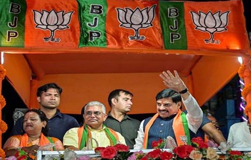 ममता के गढ़ में मोहन की दहाड़, बोले- वेस्ट बंगाल में कोई ताकत कमल खिलने से नहीं रोक सकती, रोड शो में दिखी भारी भीड़