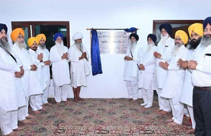 एडवोकेट धामी ने रेनोवेशन के बाद गुरुद्वारा प्रिंटिंग प्रेस का उद्घाटन किया