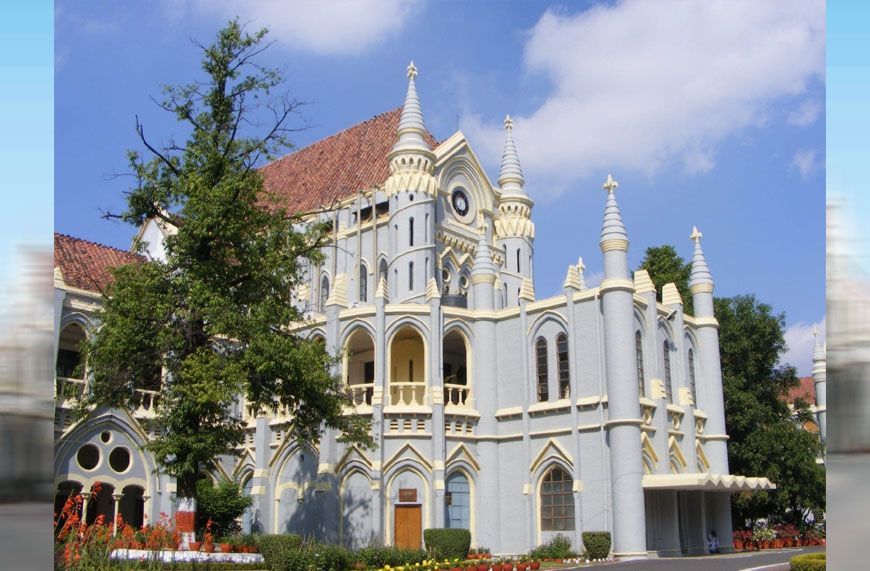 दिव्यांग बच्चों को स्कूल से निकालने पर हाईकोर्ट सख्त, चीफ जस्टिस ने DEO को तलब कर मांगी रिपोर्ट