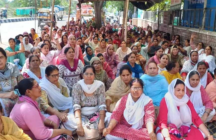 Punjab आंगनवाड़ी में नई मांग: मोबाइल, पोषण ट्रैकर और PMBY को बताया जरूरी