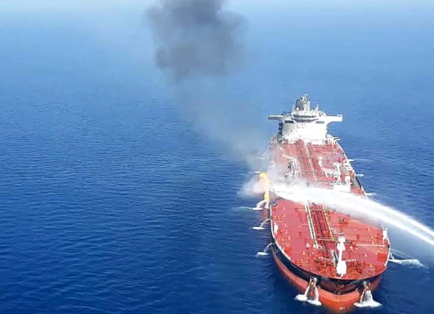 भारत के करीब ईरानी टैंकर पर अमेरिका का हमला, हिंद महासागर में 3 जहाजों की घेराबंदी