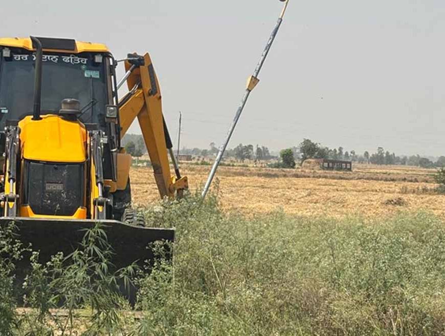 Punjab में अवैध कॉलोनियों पर बुलडोज़र एक्शन, कॉलोनाइजरों को सख्त चेतावनी