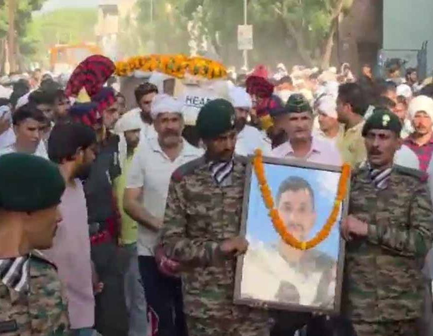 सोहित चौहान की शहादत,एक ही दिन घर में खुशियां और मातम