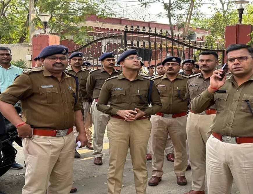 धनबाद में 54 पुलिसकर्मियों की वापसी, हाई कोर्ट ने प्रशासनिक ट्रांसफर रद्द किया