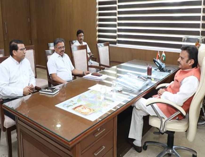 स्वास्थ्य सेवाओं को सुदृढ़ बनाने भर्ती प्रक्रियाओं को प्राथमिकता के साथ समय पर करें पूर्ण: उप मुख्यमंत्री  शुक्ल