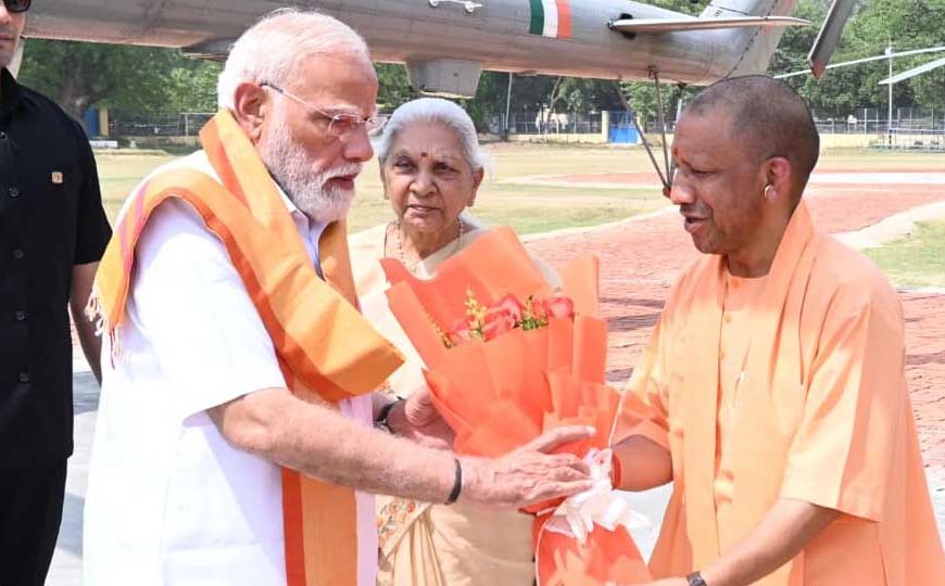 राज्यपाल व मुख्यमंत्री ने किया प्रधानमंत्री का स्वागत