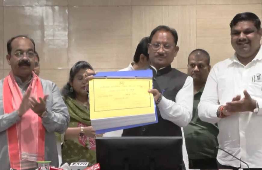 CG Board Result: 10वीं में 77.15% और 12वीं में 83.04% छात्र पास, बेटियों का दबदबा कायम