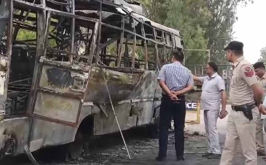 बस हादसे के मृतकों की DNA से पहचान, ब्लास्ट एंगल से जांच में जुटी पुलिस