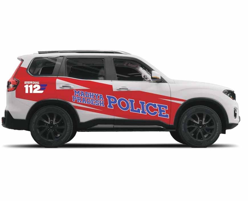 खंडवा के डायल-112 हीरोज ट्रेन से गिरकर घायल हुए व्यक्ति को त्वरित सहायता से पहुँचाया अस्पताल