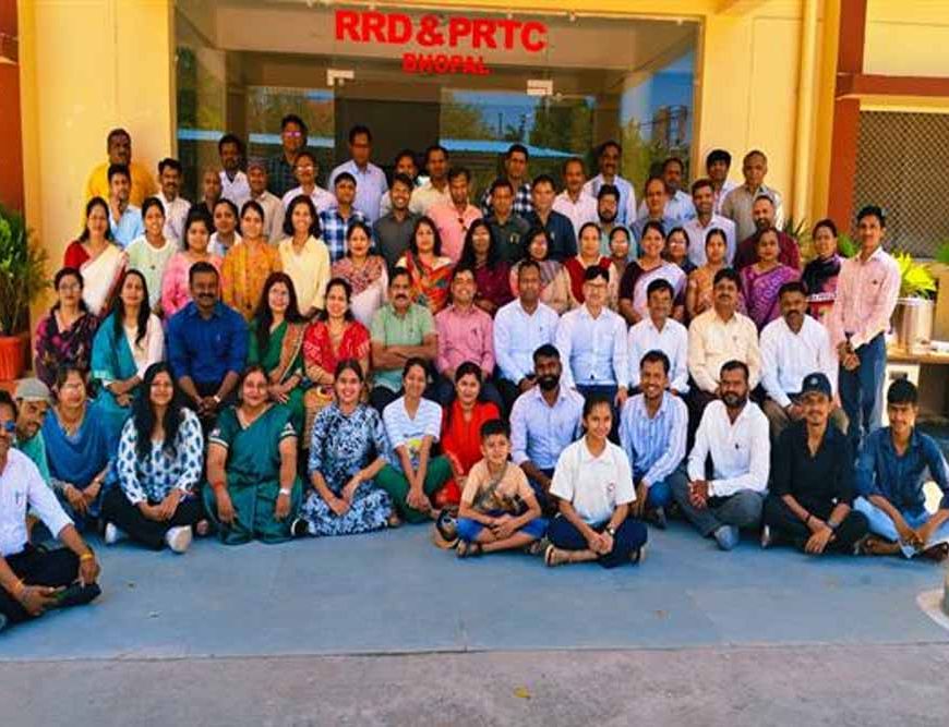 अल्पविराम टूल किट के माध्यम से जीवन में कराया जा रहा है आनंद का अहसास