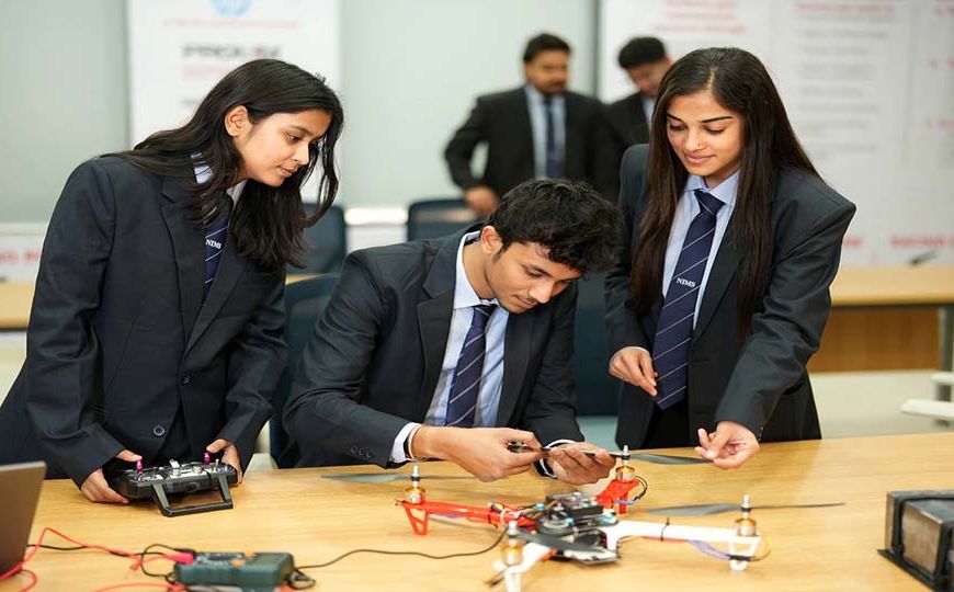 मध्यप्रदेश में इंजीनियरिंग शिक्षा का परिदृश्य बदल रहा, नहीं बनना चाहता इंजीनियर, 64 कॉलेज हुए बंद