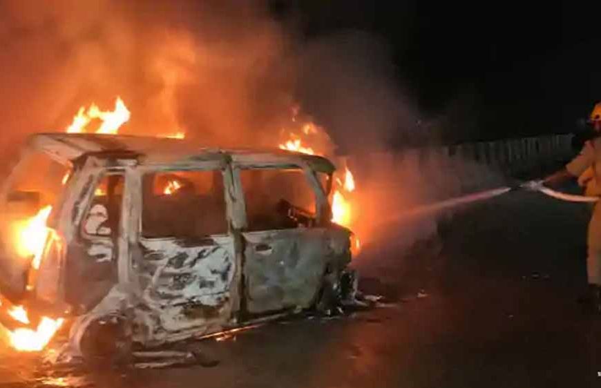 चलती कार में सीएनजी लीकेज से भीषण आग, एक ही परिवार के 5 लोग जिंदा जले