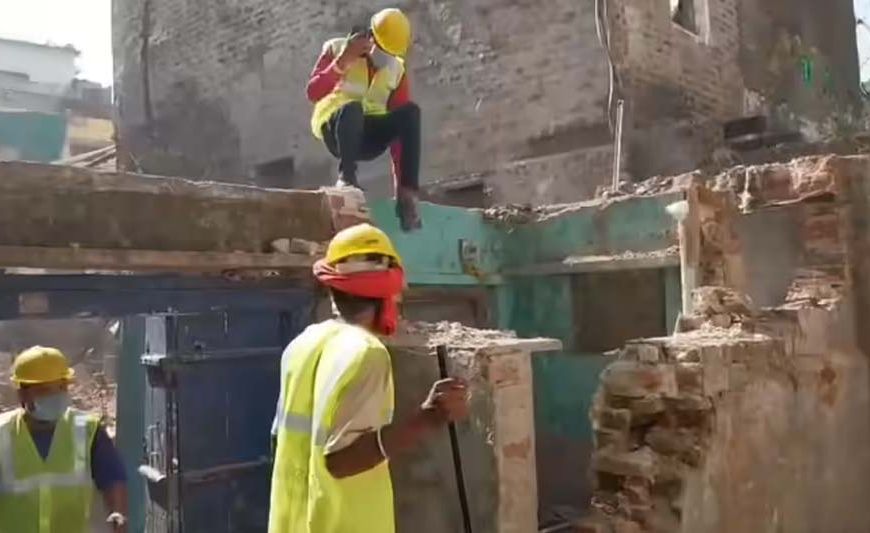 खंडवा चर्बी कांड पर मोहन सरकार का बड़ा एक्शन! लाइसेंस खत्म होने के बावजूद चल रही थी फैक्ट्री, दो अफसर सस्पेंड