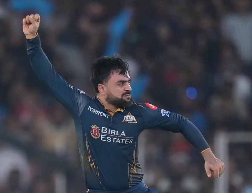 RCB 155 पर ऑलआउट, अरशद-होल्डर की घातक गेंदबाज़ी