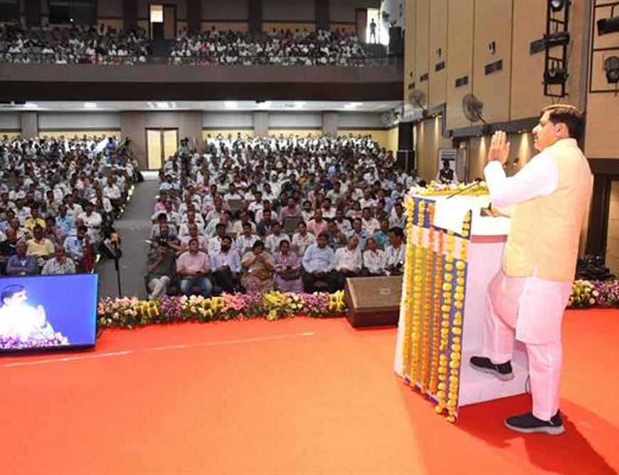 किसानों के हित में समर्पित होकर कार्य करें कृषि कर्मयोगी : मुख्यमंत्री डॉ. यादव