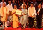 सीएम योगी के हाथों नियुक्ति पत्र पाकर खिले अभ्यर्थियों के चेहरे