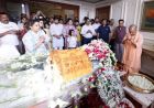 अपर्णा यादव के घर पहुंचे मुख्यमंत्री, प्रतीक के निधन पर जताया शोक