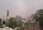 तेज आंधी-बारिश से रायपुर बेहाल, पेड़ गिरे, फिर बिगड़ सकता है मौसम