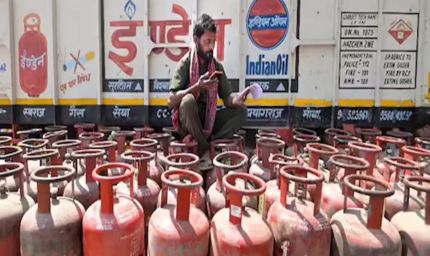 MP में कमर्शियल गैस सिलेंडर ₹993 महंगा, भोपाल में 3074, इंदौर में 3179 और ग्वालियर में 3296 में मिलेगा