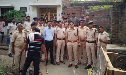 पटना: बाढ़ थाना क्षेत्र में सोनू-मोनू गिरोह के दो सदस्यों के घर कुर्की-जब्ती