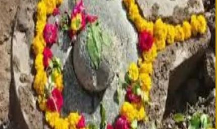 महाकालेश्वर परिसर में मिला एक और शिवलिंग, खुदाई में गुफानुमा रहस्य ने बढ़ाई उत्सुकता