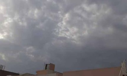 तेज आंधी-बारिश से बदला मौसम, यूपी से उत्तराखंड-पंजाब तक दिन में छाया अंधेरा