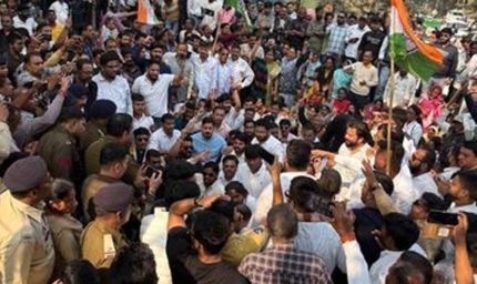 बिना अनुमति विरोध पर कार्रवाई: ग्रामीण कांग्रेस के 8 नेता गिरफ्तार