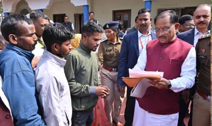 सुखबासुपारा में नलकूप से मिली राहत: पेयजल संकट खत्म, ग्रामीणों ने मुख्यमंत्री का जताया आभार