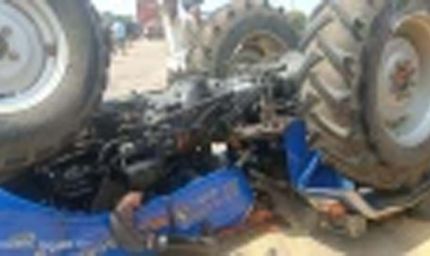 गोसलपुर में नेशनल हाईवे पर बस-ट्रैक्टर की भीषण टक्कर, 39 लोग घायल