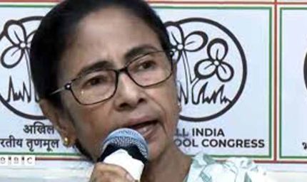 मैं इस्तीफा नहीं दूंगी, न हार मानूंगी” — ममता बनर्जी का बड़ा बयान