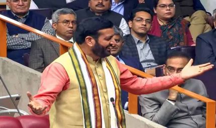 तीन राज्यों में BJP की जीत का जश्न, हरियाणा में CM सैनी ने कार्यकर्ताओं संग बांटी जलेबियां