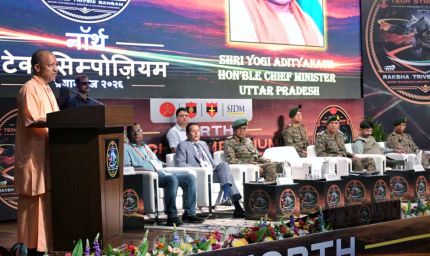 मुख्यमंत्री ने रक्षा प्रदर्शनी का किया अवलोकन, उभरती स्वदेशी क्षमताओं को सराहा
