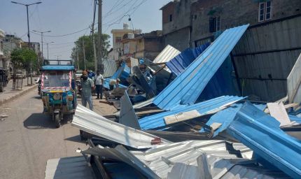 अंबाला में बड़ी कार्रवाई: सरकारी नाले पर बने 22 अवैध खोखे जेसीबी से ध्वस्त