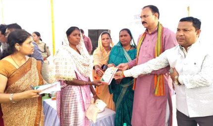 संवाद से संपूर्ण समाधान शिविर बना जनविश्वास का केंद्र, स्वास्थ्य मंत्री जायसवाल की मौजूदगी में सैकड़ों समस्याओं का त्वरित निराकरण