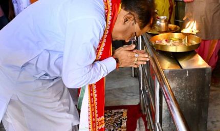 विष्णुदेव साय हरिनाम संकीर्तन नामयज्ञ में हुए शामिल, श्री जगन्नाथ मंदिर में पूजा कर प्रदेश की खुशहाली की कामना