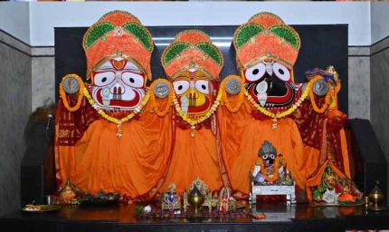 मुख्यमंत्री विष्णुदेव साय ने हरिनाम संकीर्तन यज्ञ में लिया हिस्सा, जगन्नाथ मंदिर में की पूजा-अर्चना