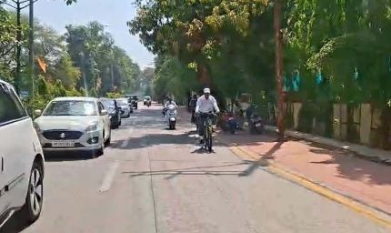 सरकारी गाड़ी छोड़ साइकिल से कोर्ट पहुंचे हाईकोर्ट जज, सादगी ने जीता लोगों का दिल