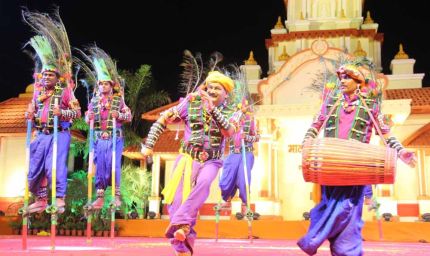 इंदौर मालवा महोत्सव में छाया रहा गेड़ी नृत्य का जादू