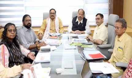 लघु उद्योग निगम के क्रियाकलापों को व्यापक स्वरूप देकर व्यवसाय और मुनाफा बढ़ाएं : मंत्री  काश्यप