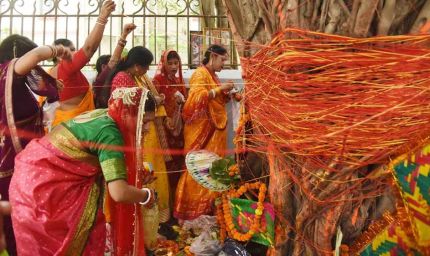 वट सावित्री व्रत 2026: परिक्रमा के दौरान इस मंत्र से मिलेगा अखंड सौभाग्य का आशीर्वाद